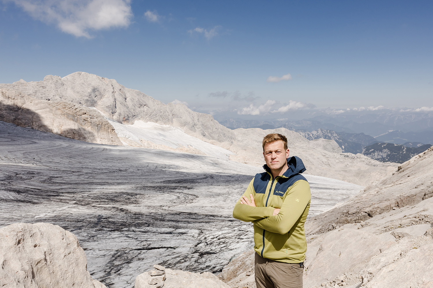 Stefan Kaineder am Dachsteingletscher, Foto: Land OÖ / Werner Dedl